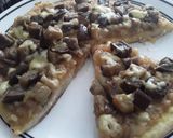 Foto del paso 15 de la receta: Pizza con masa de papa hecha en sartén...🤔🤨🙄🍕🧀🍳🌰🍆🧀🍕