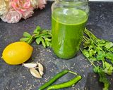 A picture of step 3 of Hari chutney/green mint sauce making with tips.