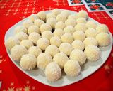 Raffaello, kókuszos golyók recept fázis 6 fotója