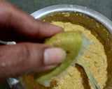 A picture of step 2 of Healthy oats paneer chilla.