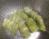 Foto langkah ke 5 dari resep Sawi Putih Gulung Ayam.