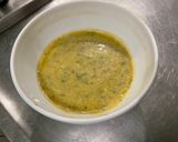 Une image de l'étape 4 de Sauce salade moutarde cidre et herbes.