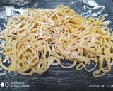 Foto del passaggio 2 della ricetta Tagliolini all'uovo fatti a mano,con sugho al tonno