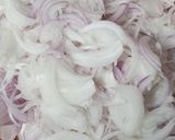 A picture of step 1 of Crunchy onion 🧅.