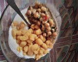 A picture of step 2 of Dahi chana and phulki chaat.
