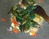 Foto langkah ke 4 dari resep Kangkung Masak Kerang Ijo.