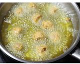 A picture of step 2 of Soyabean ke pakoda.