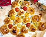 Foto del paso 11 de la receta: Bocaditos de hojaldre navideños 🎄