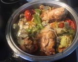 Foto del paso 8 de la receta: Pollo asado con manzanas, tomates y pimientos