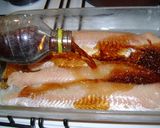 Foto del paso 3 de la receta: Merluza en salsa de cola y cubos de papa al jenjibre