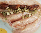 Foto del paso 2 de la receta: Pechugas envueltas en panceta y rellenas con dátiles