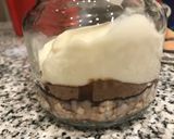 Foto del paso 3 de la receta: Desayuno en frasco para llevar de avena sabor brownie! Con yogur