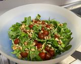 Foto del paso 2 de la receta: Ensalada de canónigos con queso de cabra, nueces y mermelada de frambuesa
