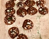 Karácsonyi csokis keksz (Chocolate crinkle cookies) recept fázis 7 fotója