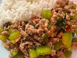 泰國九層塔魚露雞末包蛋飯（一鍋即成）