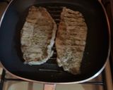 Foto langkah ke 4 dari resep Sirloin Steak 🥩 with Black Pepper sauce.