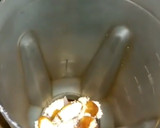 A picture of step 1 of Banana and dates milkshake.
