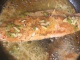 Salmón rosado con salsa de manteca y limón!