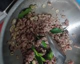 รูปขั้นตอนการทำที่ 2 ของ หมูสับผัดกะปิใส่ผักบุ้งถั่วฝักยาว