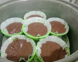 Foto langkah ke 4 dari resep Bolu Kukus Coklat (Egless dan No Mixer).