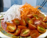 รูปขั้นตอนการทำที่ 1 ของ รวมมิตรผัดไข่กุ้งสด
