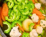 Hình bước làm 2 của món Lẩu Khổ Qua - Chả Cá