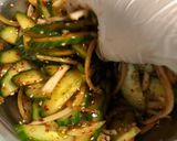 Hình bước làm 2 của món Salad dưa leo - maangchi