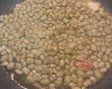 Foto del paso 2 de la receta: Cena rápida e improvisada: tortilla de habitas baby en aceite de oliva