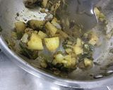 A picture of step 5 of Spring Onion Aloo sabji.