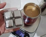 Foto langkah ke 5 dari resep Iced Butterscotch Aren Latte ☕.