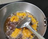 A picture of step 2 of Veggies chilli besan fry.
