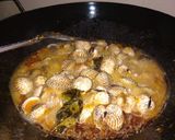Foto langkah ke 2 dari resep Tumis kerang dara pedas.