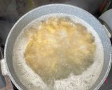 Foto del passaggio 3 della ricetta Fusilli bucati corti con zucchine e speck