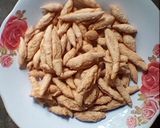 Foto langkah ke 3 dari resep Kue telur gabus.