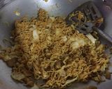 Foto langkah ke 2 dari resep Mie tumis sederhana.