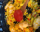 Foto del paso 4 de la receta: Paella de pollo y cerdo para tres