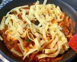 Foto del paso 2 de la receta: 🍜Pasta fresca con boloñesa de pollo, jamón, bacon y verduras