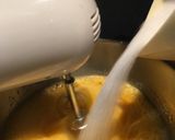 Foto del paso 1 de la receta: Bizcochuelo esponjoso vainilla