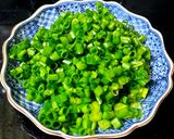 Hình bước làm 4 của món Cơm chiên trái thơm (dứa)