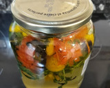 Foto del paso 2 de la receta: Infusión de flores de caléndula y manzanilla frescas