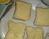 A picture of step 3 of Crunchy egg sandwich.
