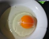 Foto langkah ke 1 dari resep Telur Dadar Sambal Tomat Ebi.