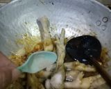 Foto langkah ke 4 dari resep Ceker Tumis Minyak Wijen.