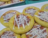 Foto langkah ke 7 dari resep Pizza mini.