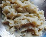 A picture of step 2 of Aloo Sandwich.