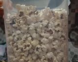 Foto langkah ke 3 dari resep Popcorn - Salted Butter.