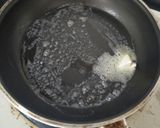 Foto langkah ke 2 dari resep Menu Sarapan - Roti isi Kornet dan Telur.