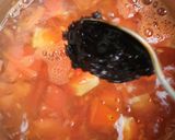 Foto langkah ke 2 dari resep Gluten Free Tomato Soup Ramyeon - Chenle NCT hack.