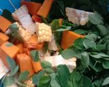 Foto langkah ke 1 dari resep Sayur daun kelor.
