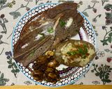 A picture of step 5 of Steak w/ Potato and Mushrooms.